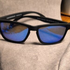Foster Grant Black and Blue Sunglasses